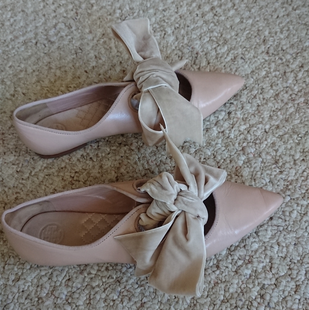 Tory Burch Clara Mules Bow Heel in nude/blush size 7